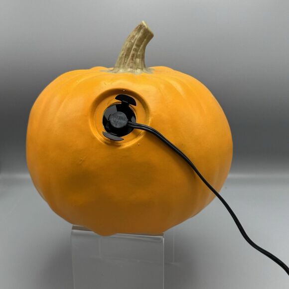 Unmarked Halloween Pumpkin Jack o'Lantern Blow Mold Light Incl 8" Tall - Picture 7 of 14